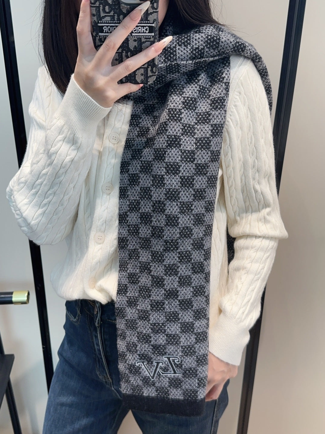 China Replica LV Scarf 66usd Only