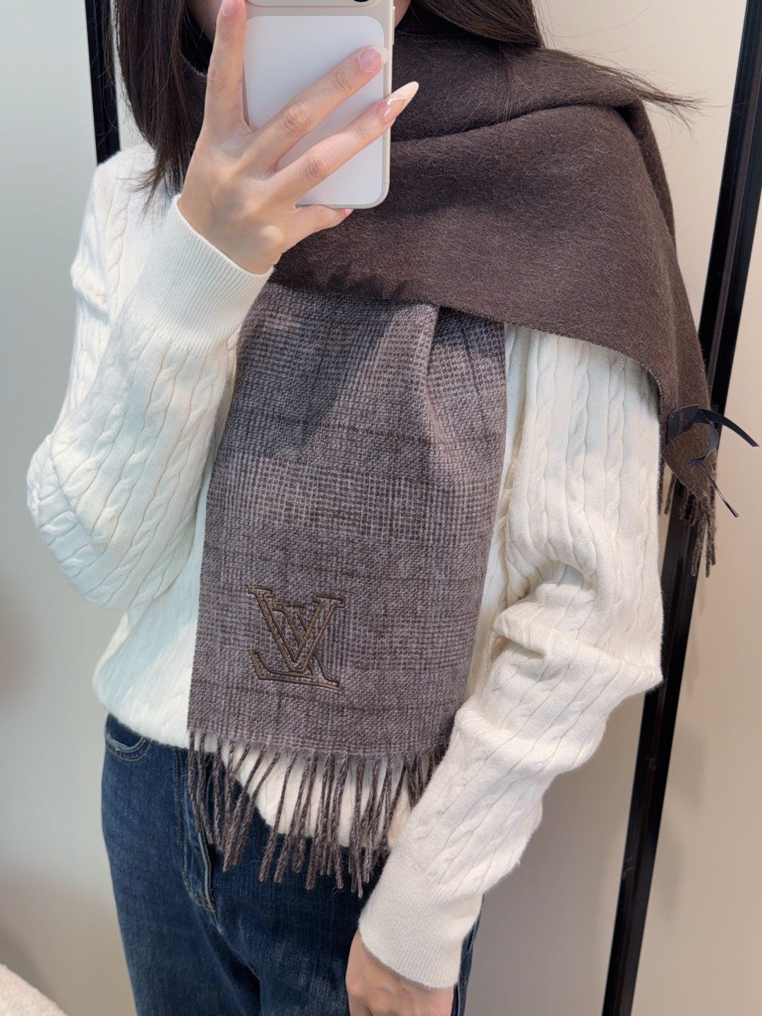 China Replica LV Scarf 52usd Only