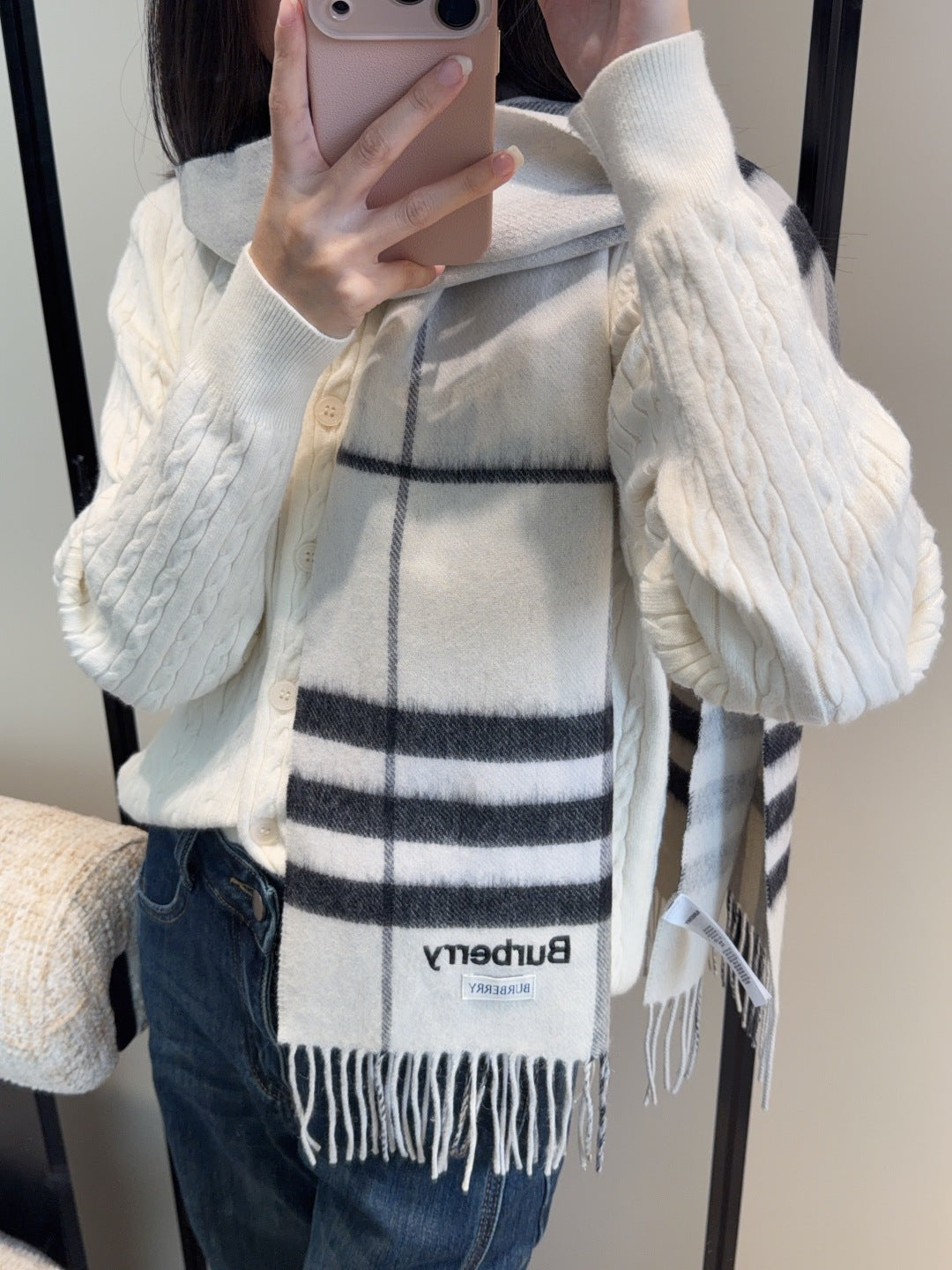 China Replica Burberry Scarf 50usd Only