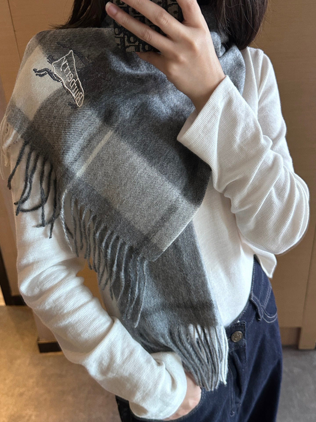 China Replica Burberry Scarf 46usd Only