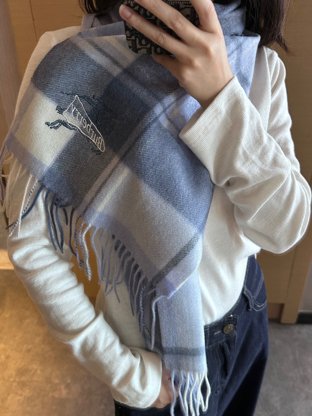 China Replica Burberry Scarf 46usd Only