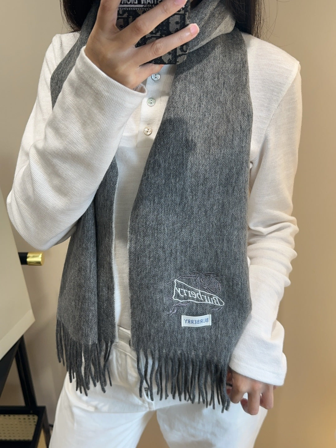 China Replica Burberry Scarf 48usd Only