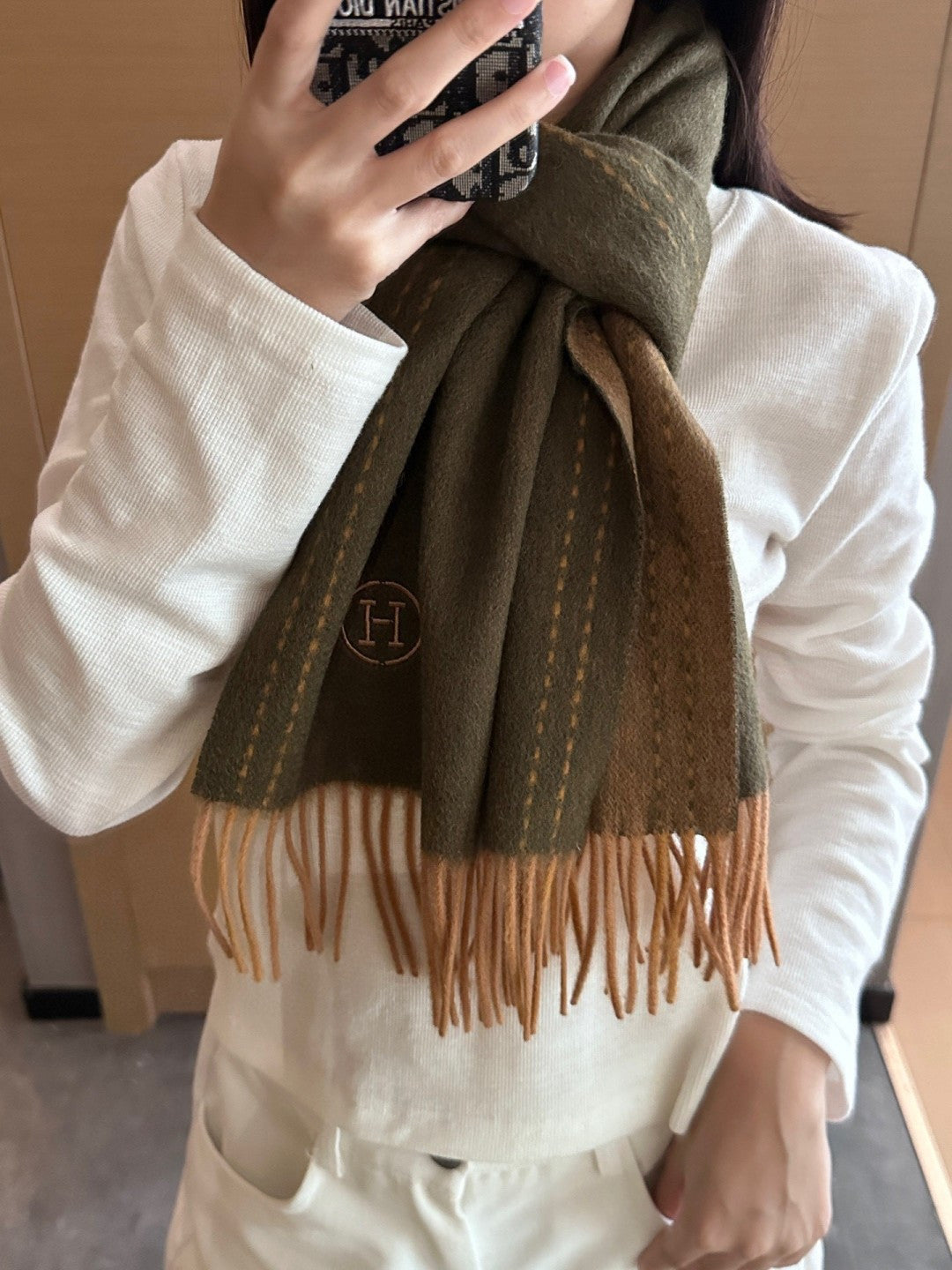 China Replica Hermes Scarf 44usd Only