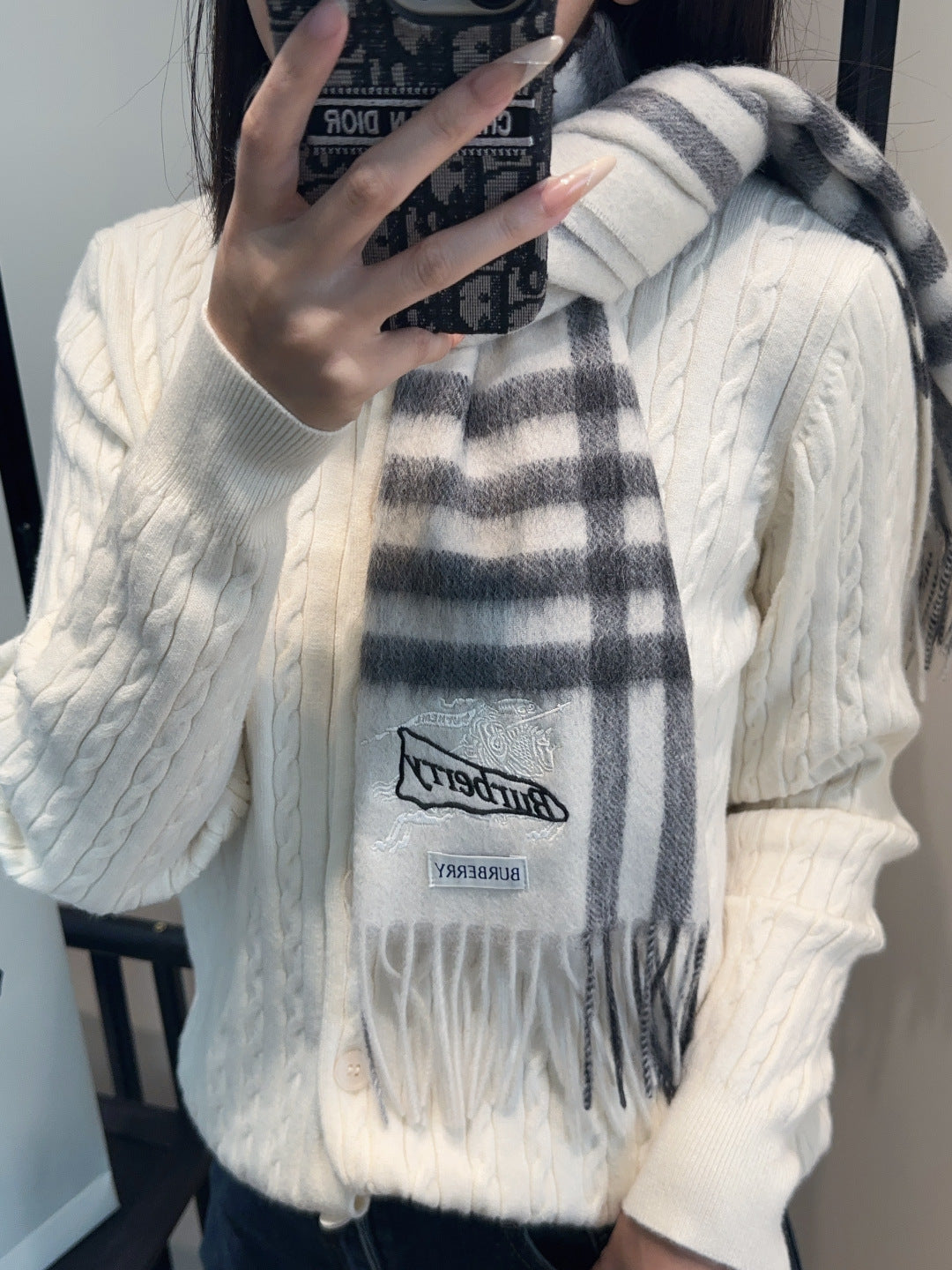 China Replica Burberry Scarf 46usd Only