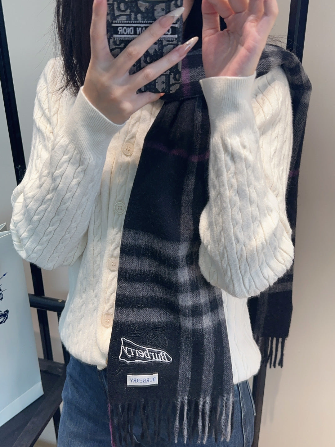 China Replica Burberry Scarf 46usd Only