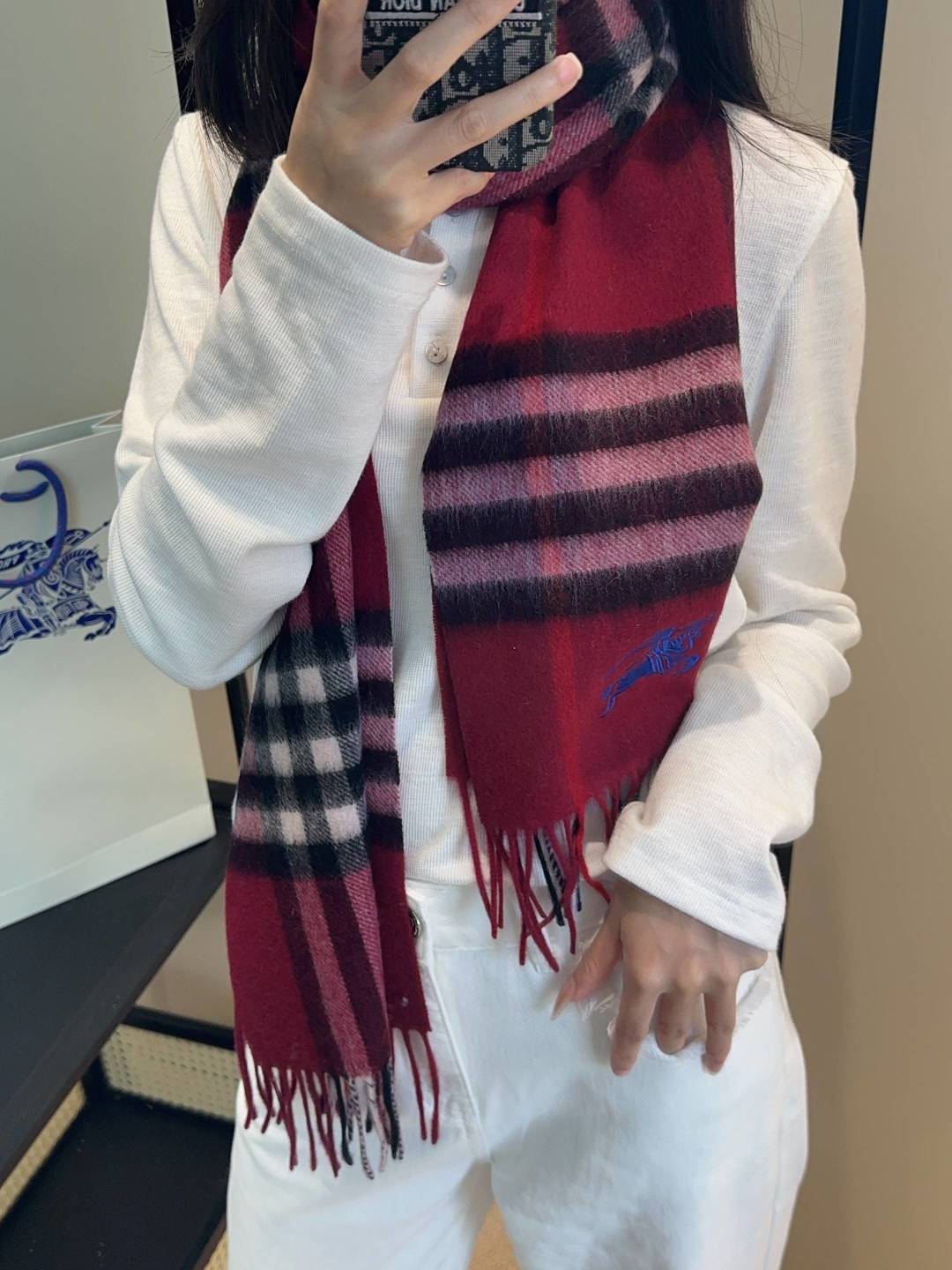 China Replica Burberry Scarf 46usd Only