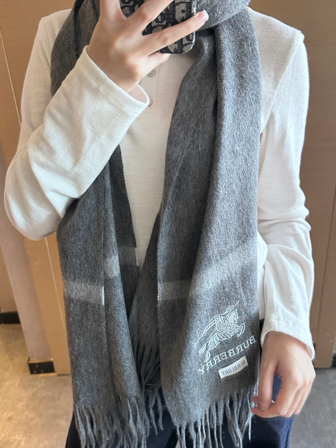 China Replica Burberry Scarf 50usd Only