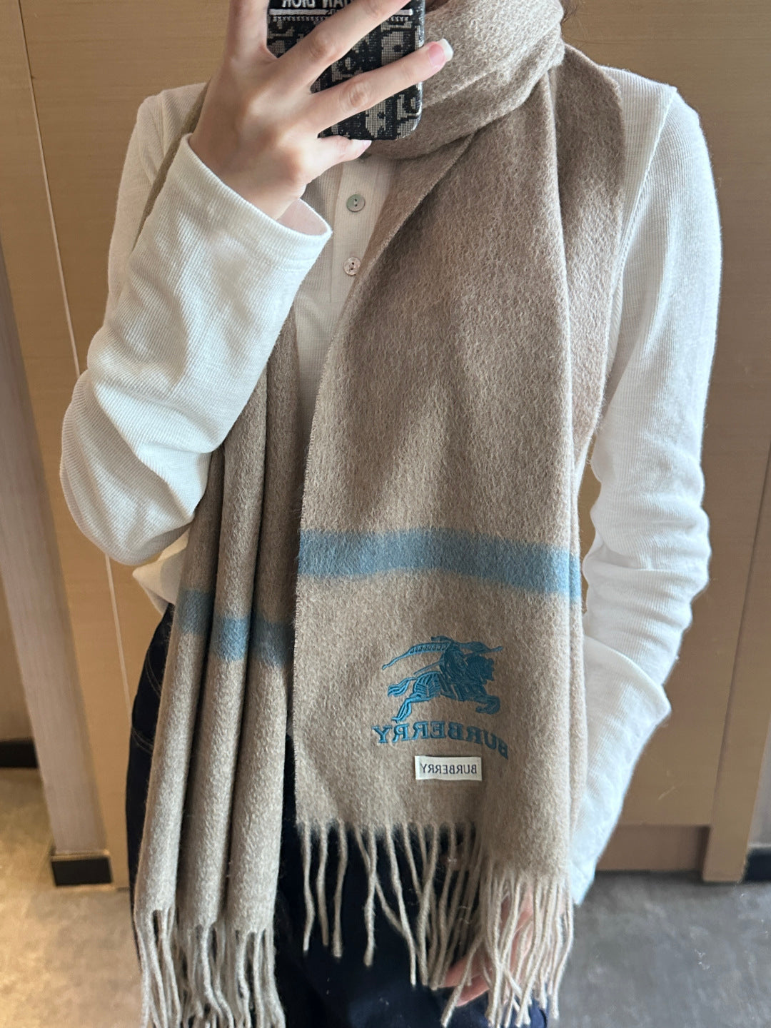 China Replica Burberry Scarf 50usd Only