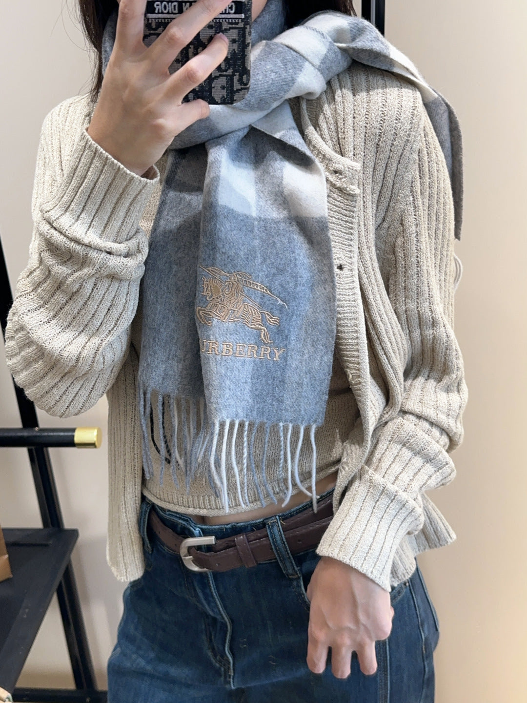 China Replica Burberry Scarf 46usd Only