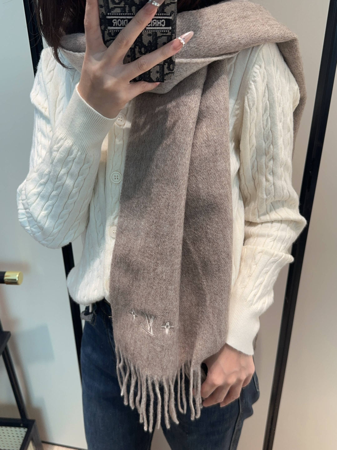 China Replica LV Scarf 48usd Only
