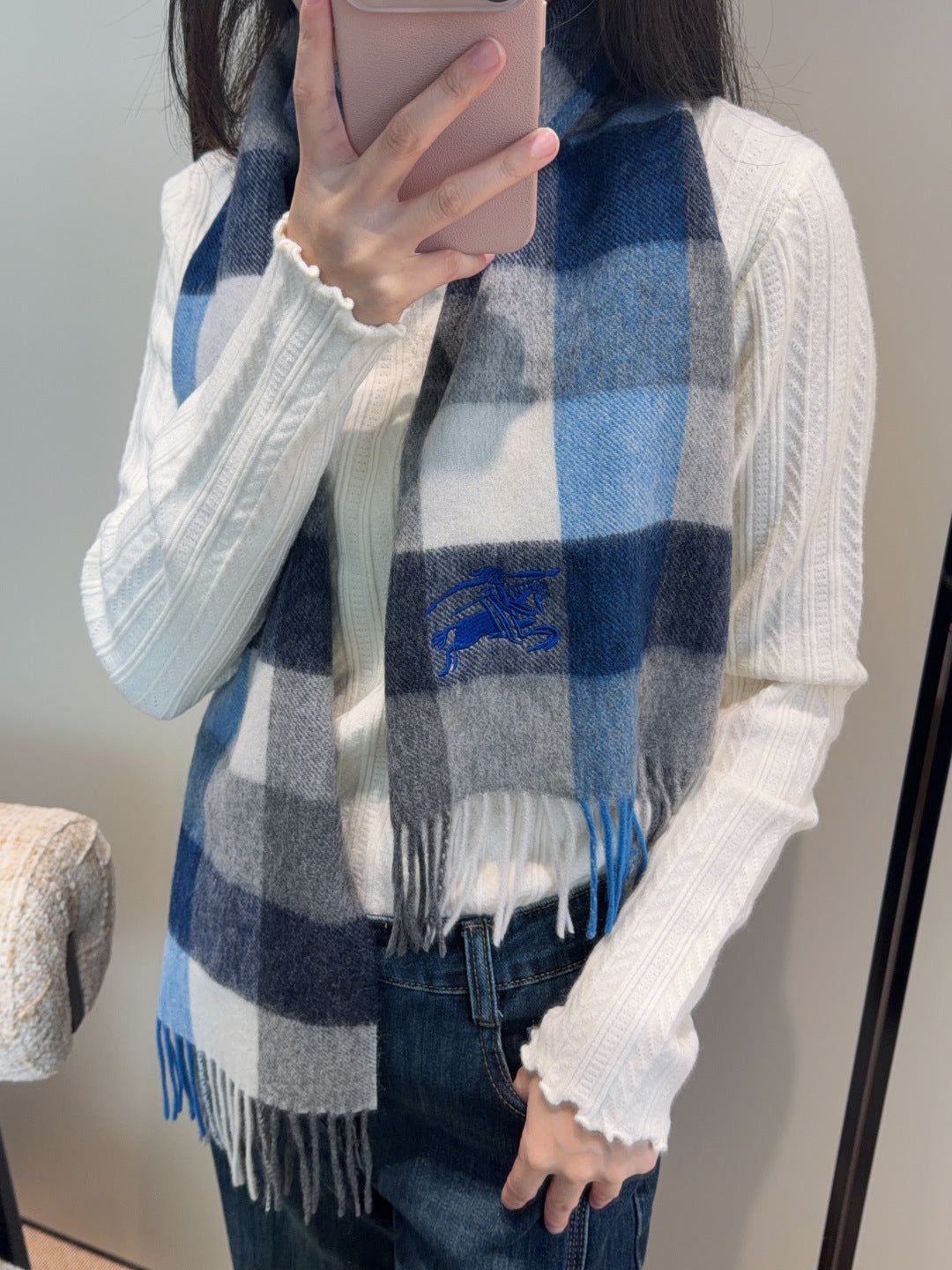 China Replica Burberry Scarf 46usd Only