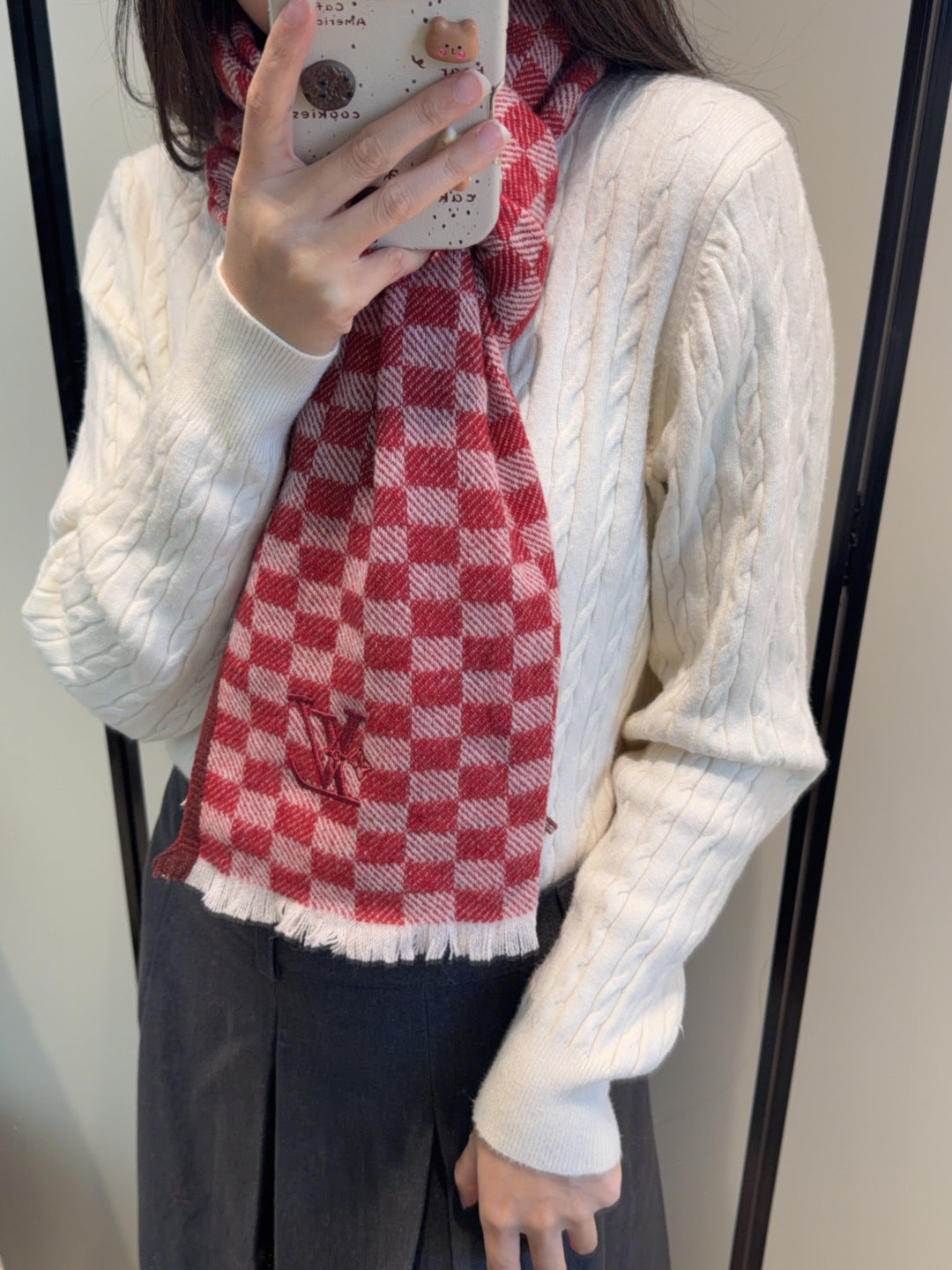 China Replica LV Scarf 62usd Only
