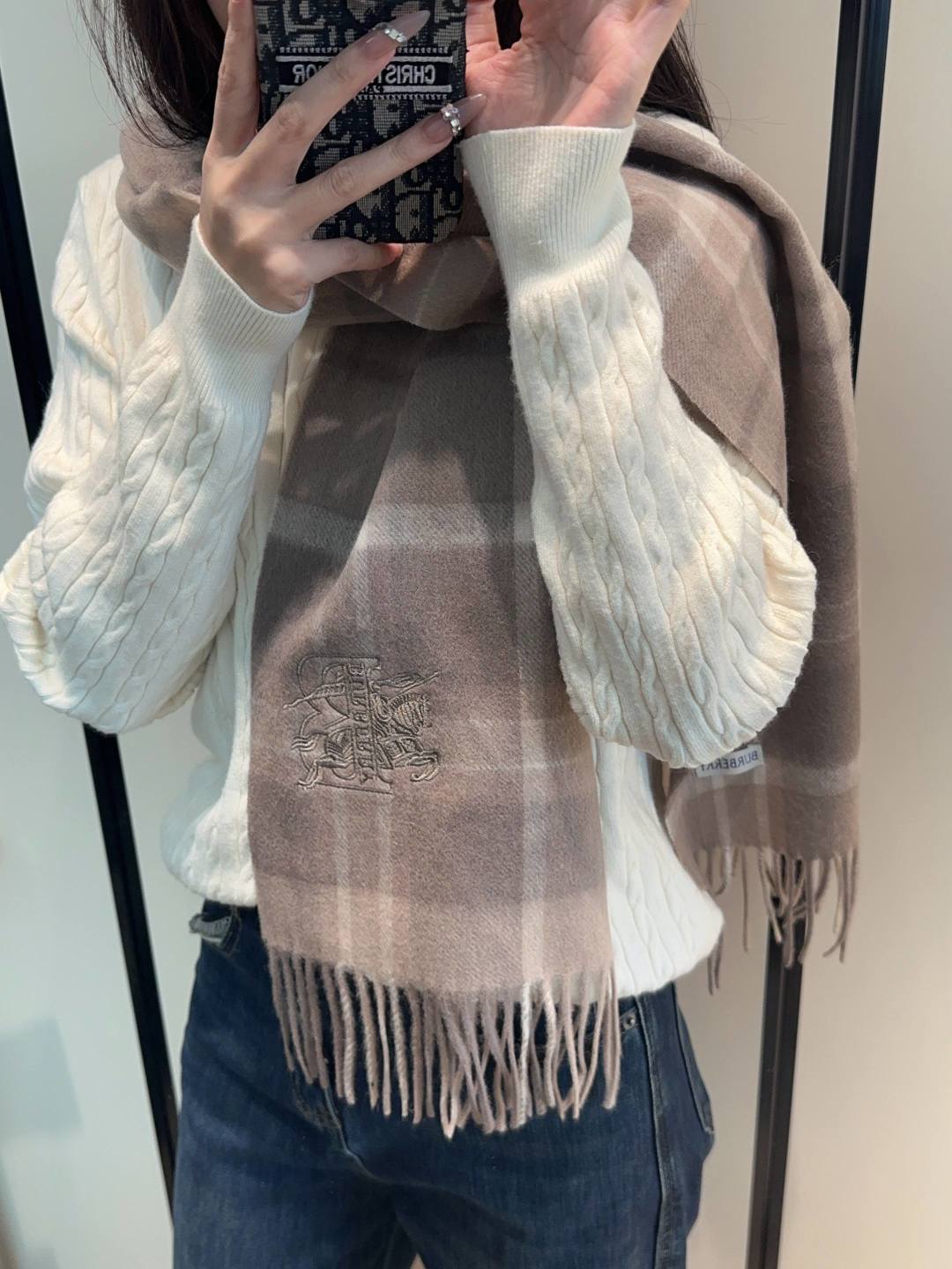 China Replica Burberry Scarf 46usd Only