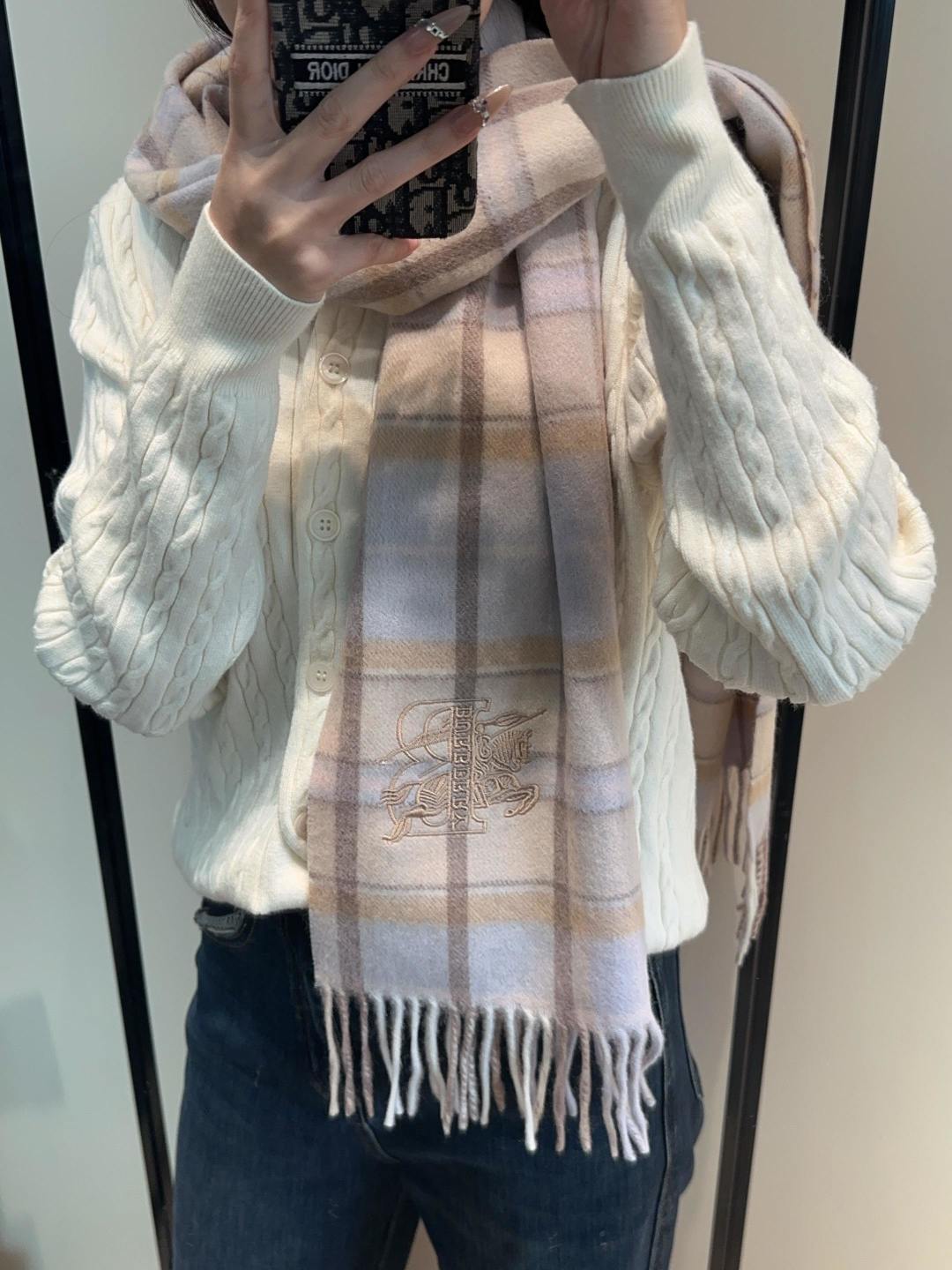 China Replica Burberry Scarf 46usd Only