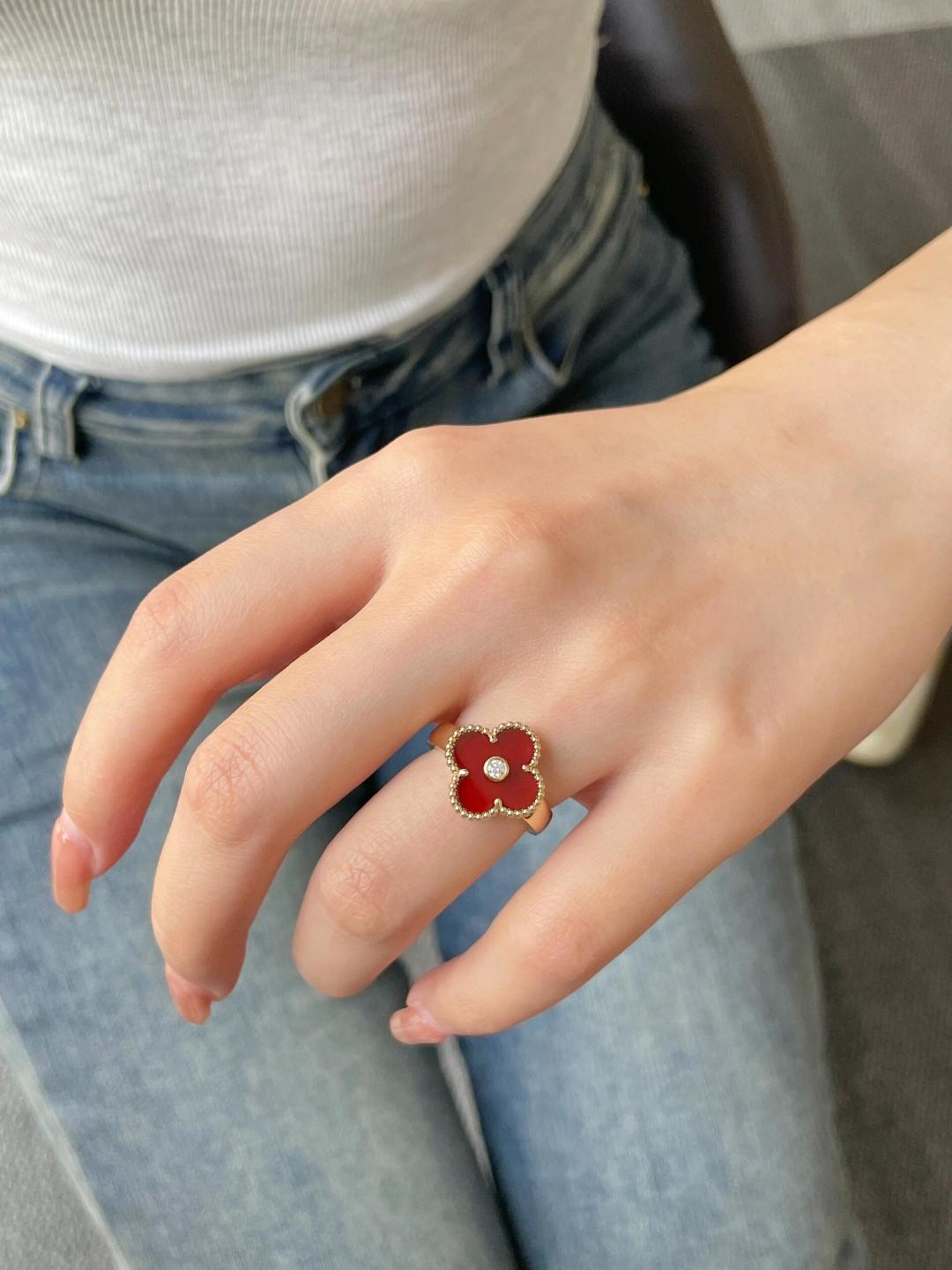 China Replica Van Cleef Arpels Rings 22usd Only