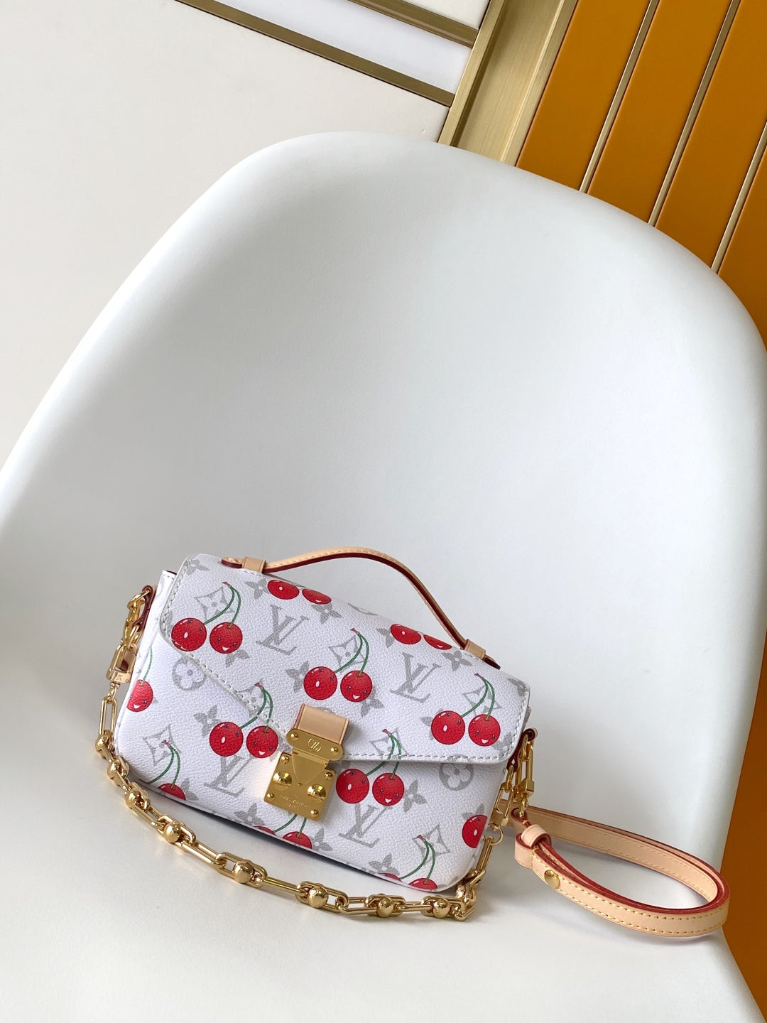 China Replica LV Handbags 144usd Only