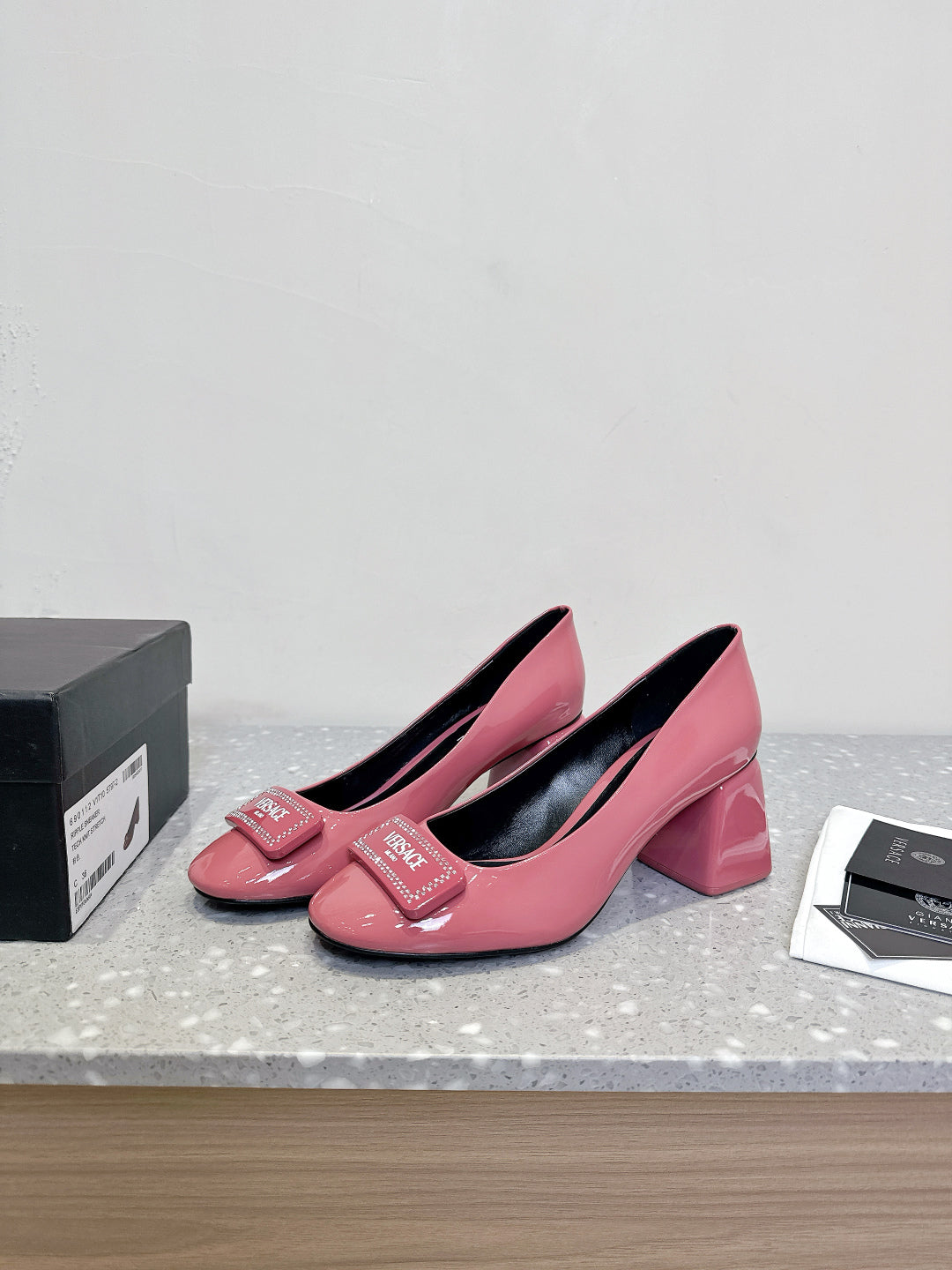 China Replica Versace Women Shoes 98usd Only