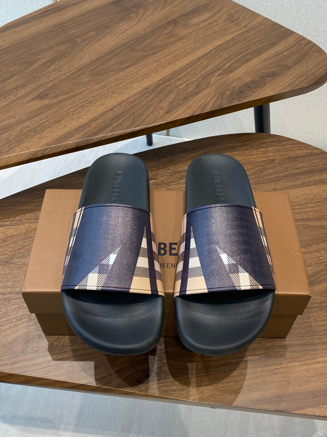 China Replica Burberry Women Shoes 49usd Only