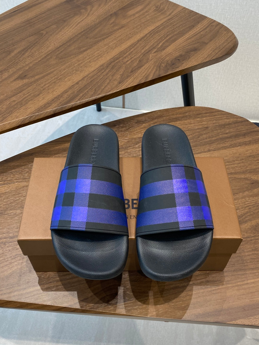China Replica Burberry Women Shoes 49usd Only