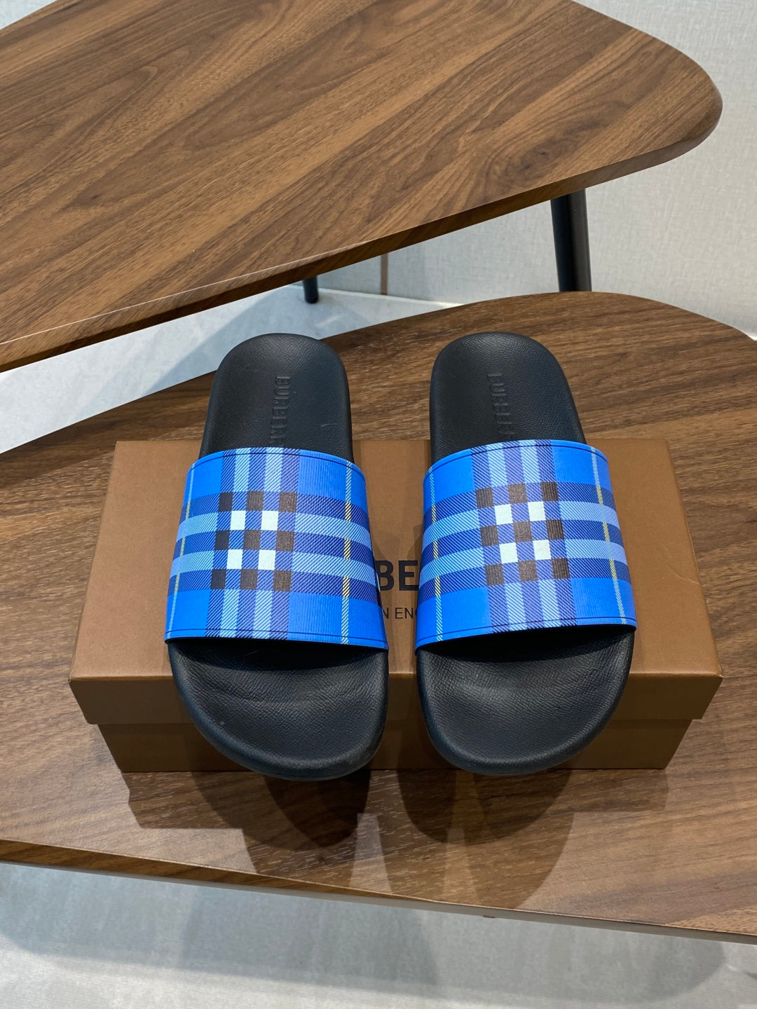 China Replica Burberry Women Shoes 49usd Only