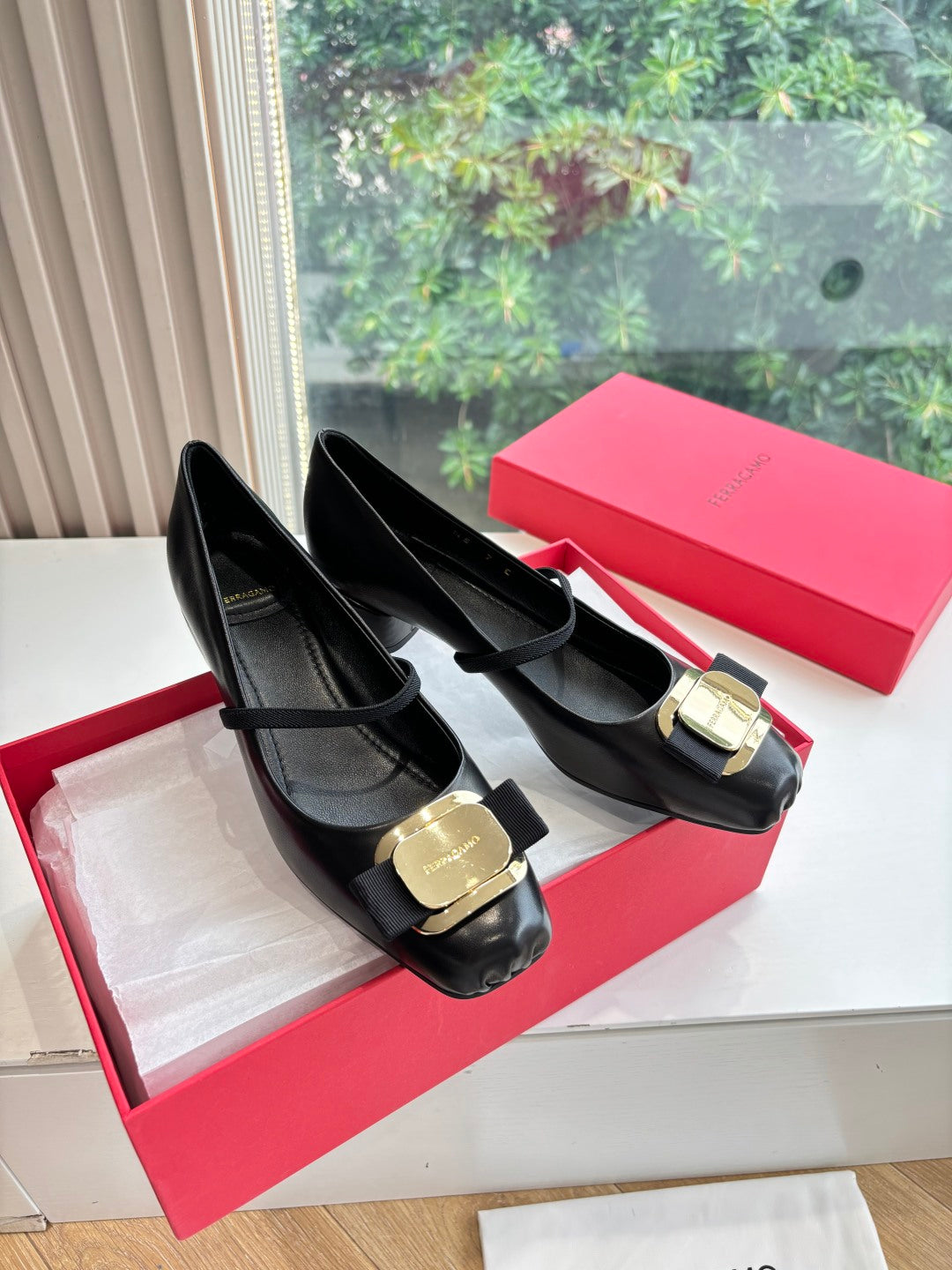 China Replica Ferragamo Women Shoes 102usd Only