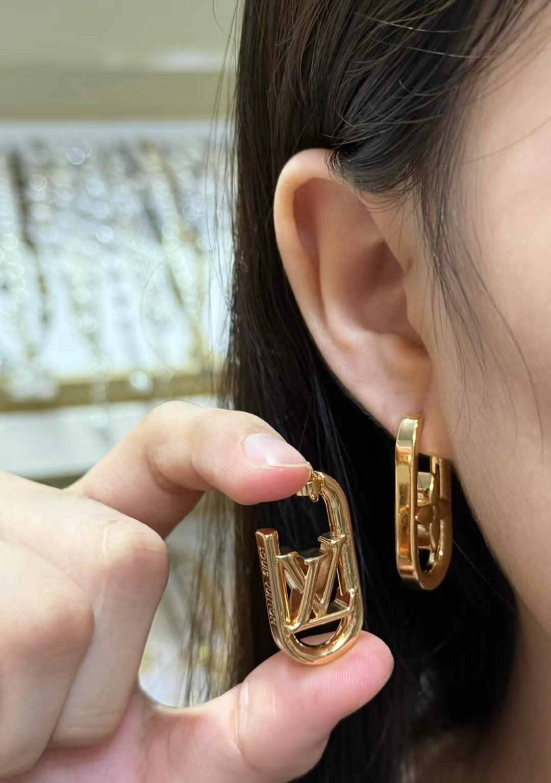 China Replica LV Earrings 25usd Only