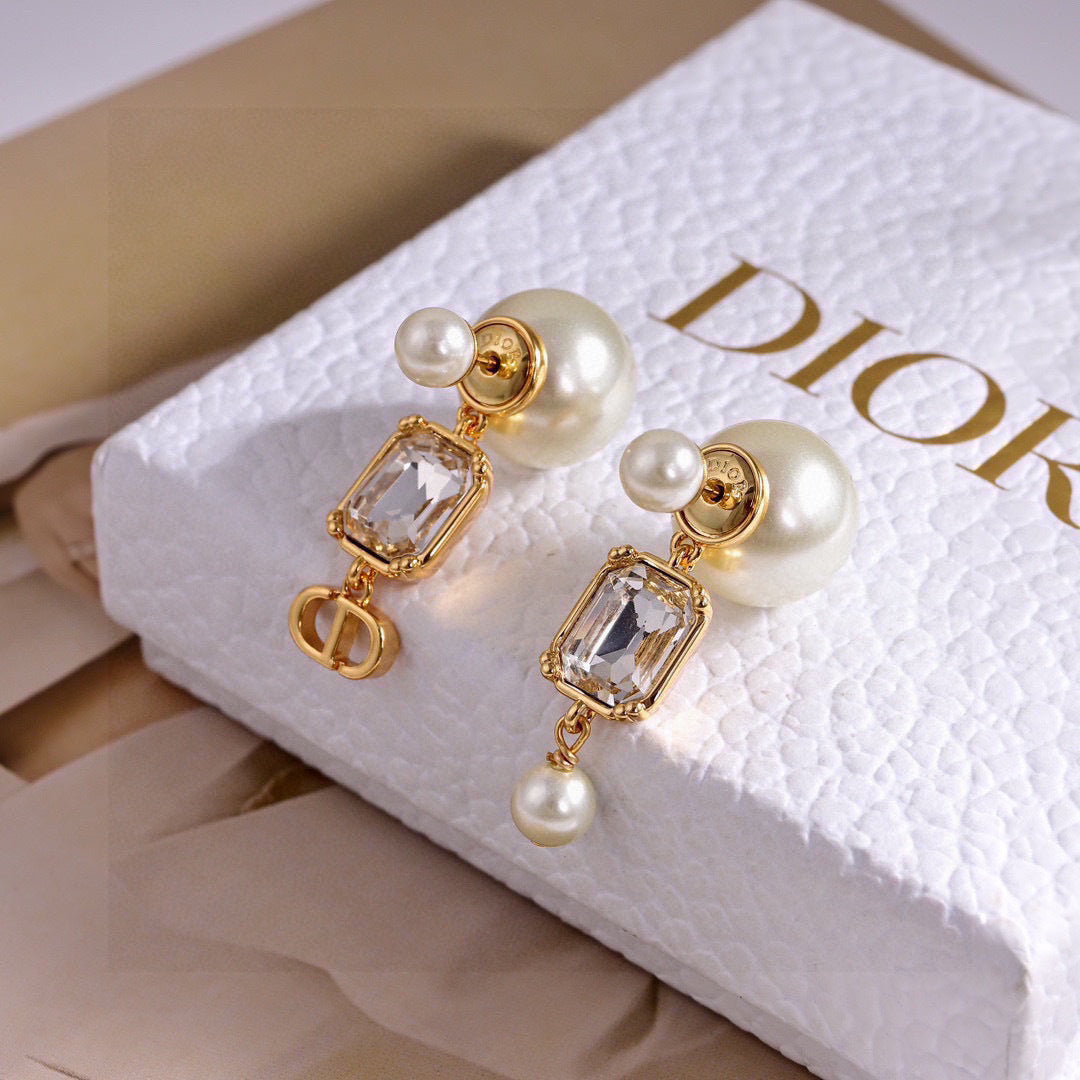 China Replica Dior Earrings 25usd Only