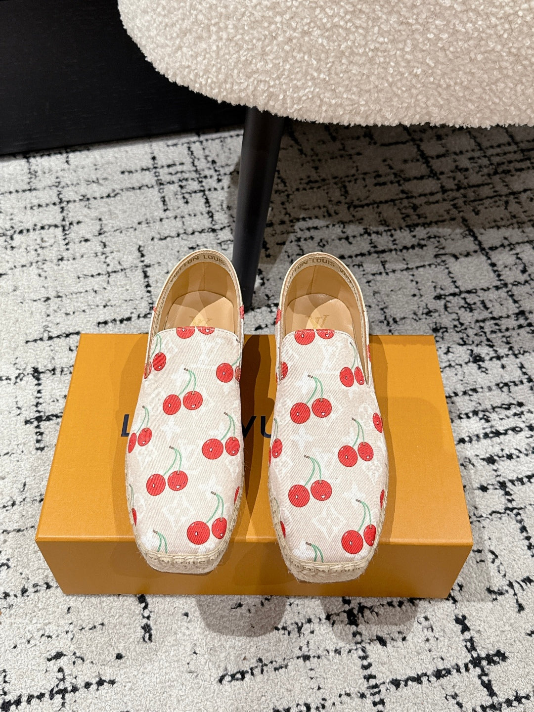 China Replica LV Women Shoes 105usd Only