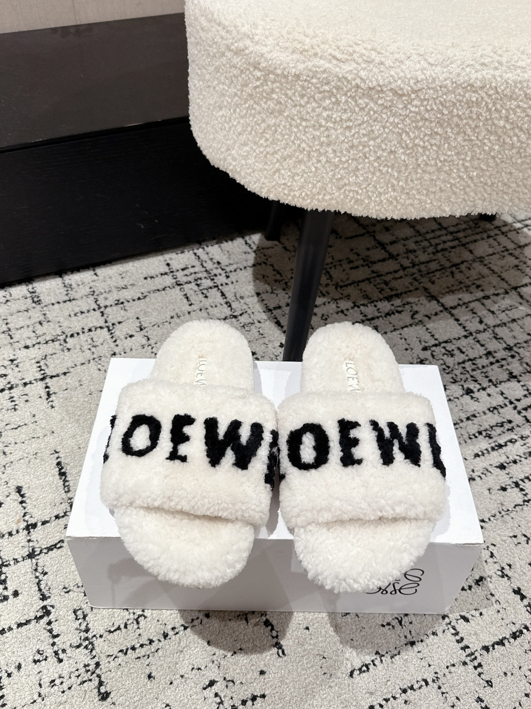 China Replica Loewe Women Shoes 80usd Only