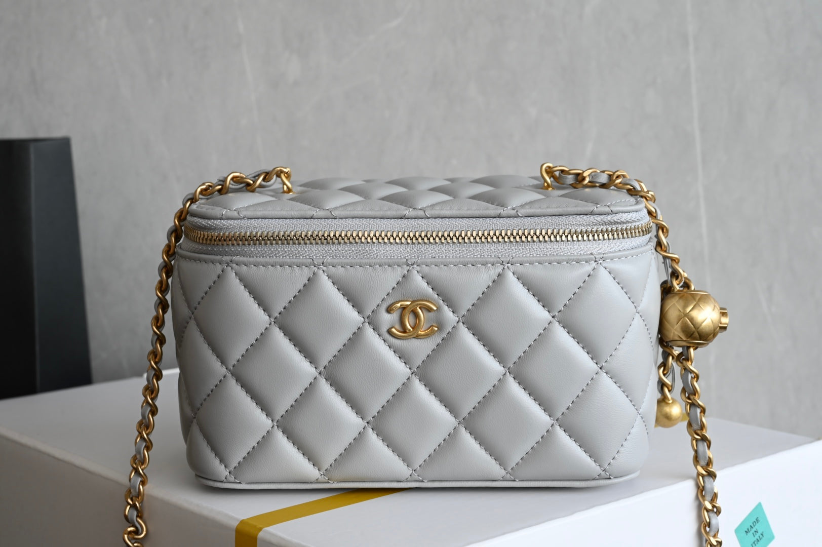China Replica Chanel Handbags 255usd Only
