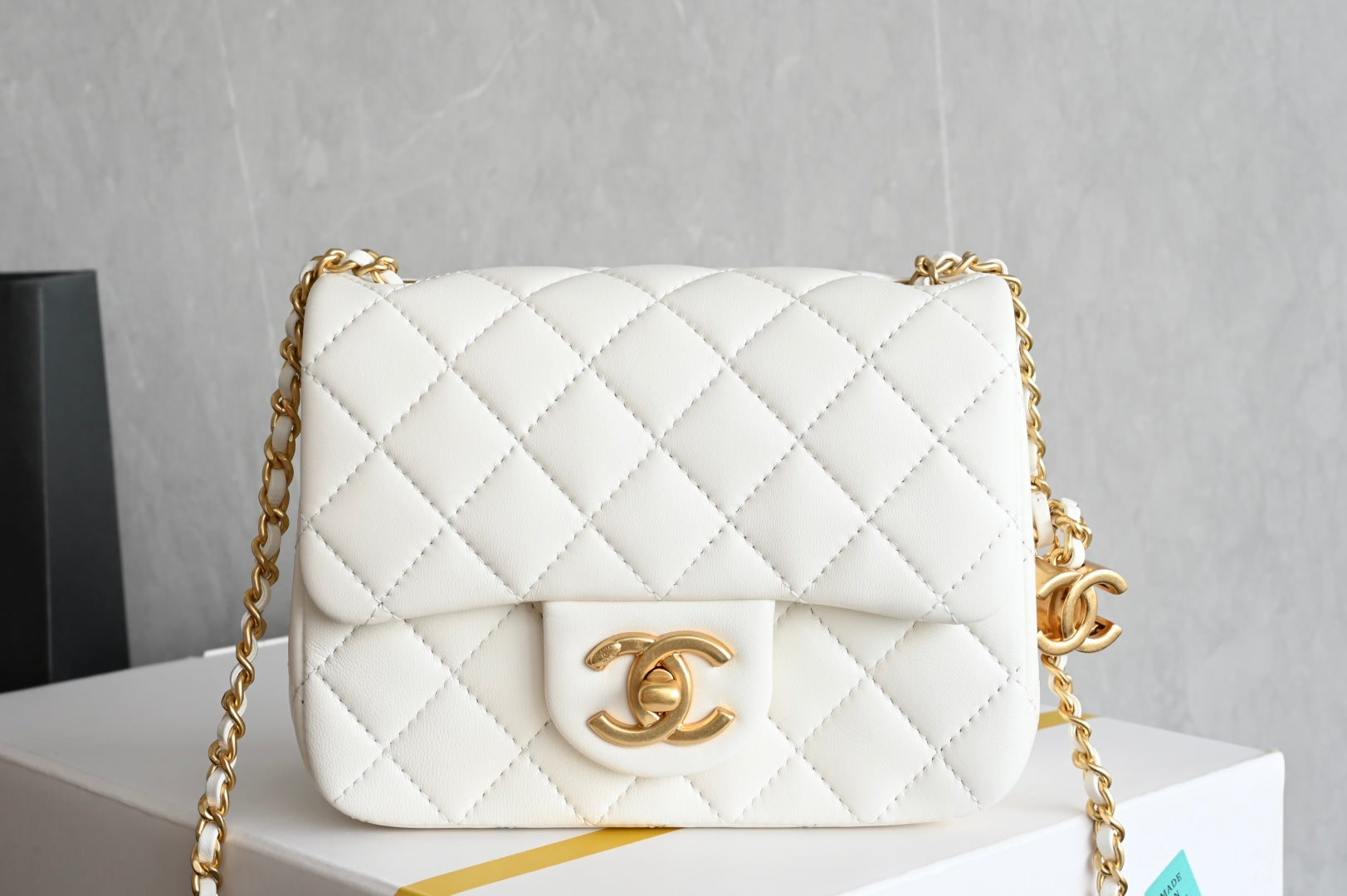 China Replica Chanel Handbags 345usd Only
