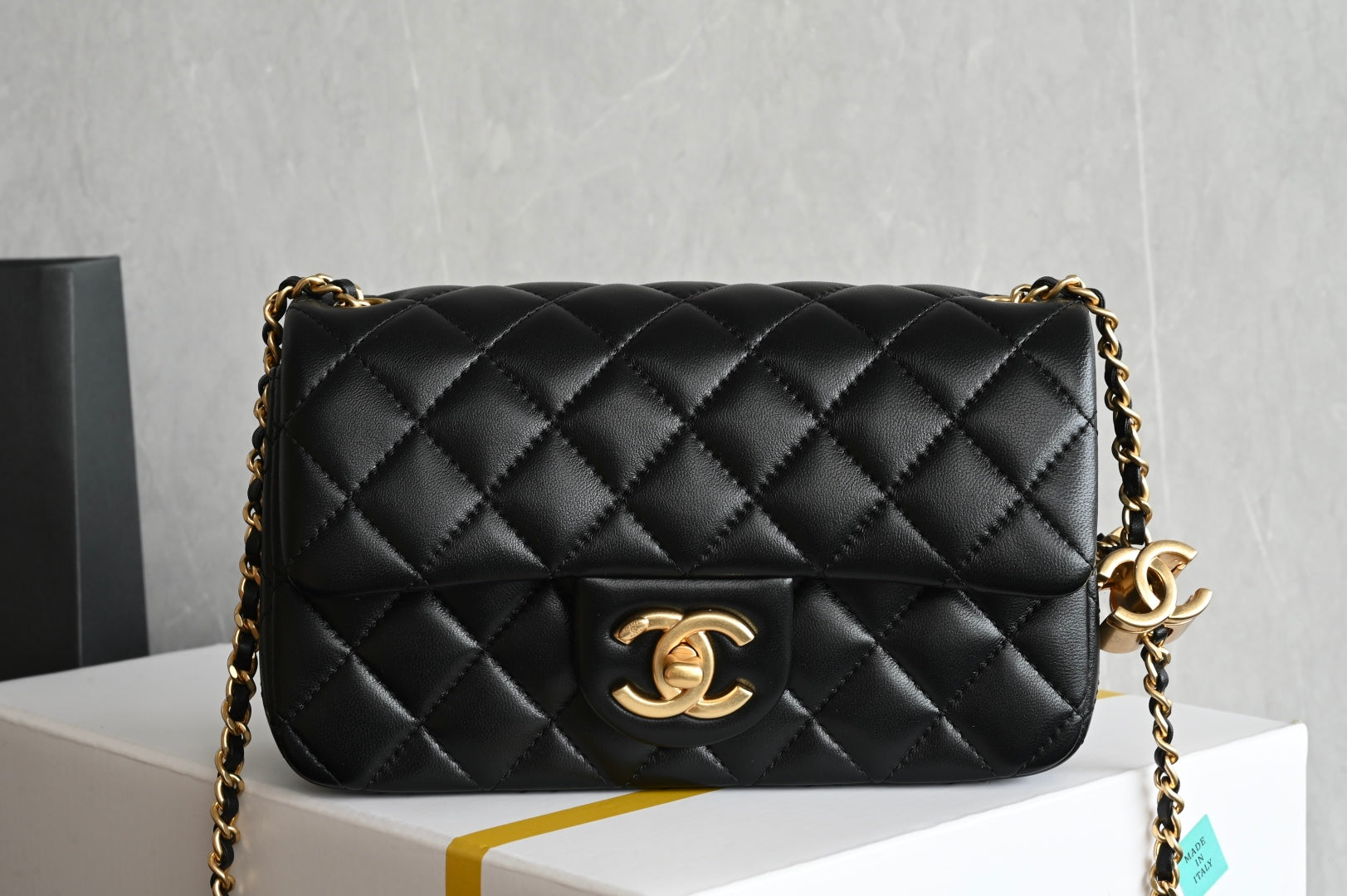 China Replica Chanel Handbags 354usd Only