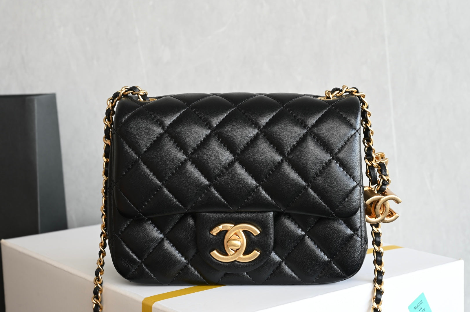 China Replica Chanel Handbags 345usd Only