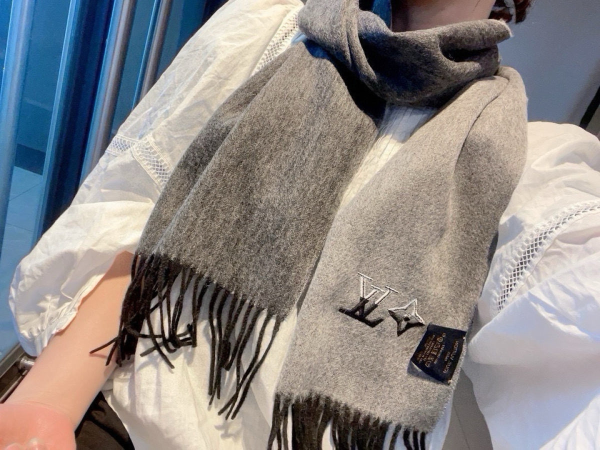 China Replica Gucci Scarf 44usd Only
