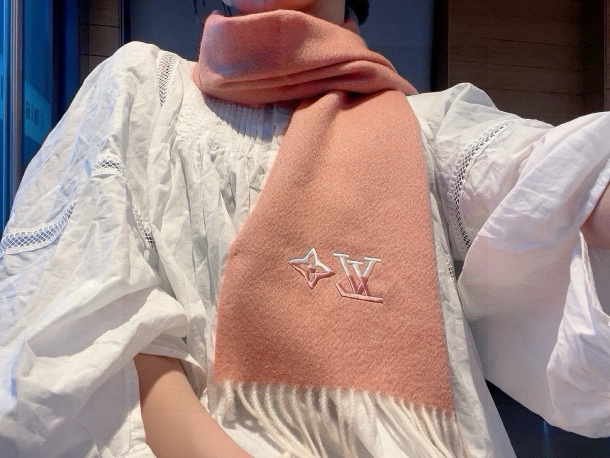 China Replica Gucci Scarf 44usd Only
