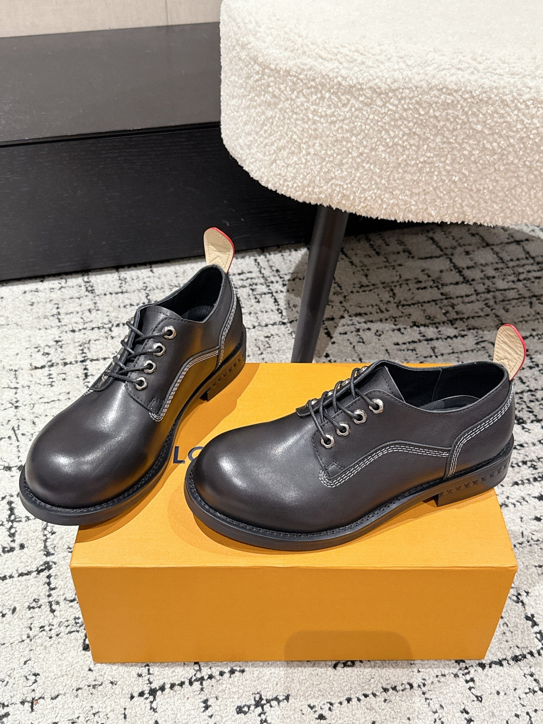 China Replica LV Women Shoes 136usd Only