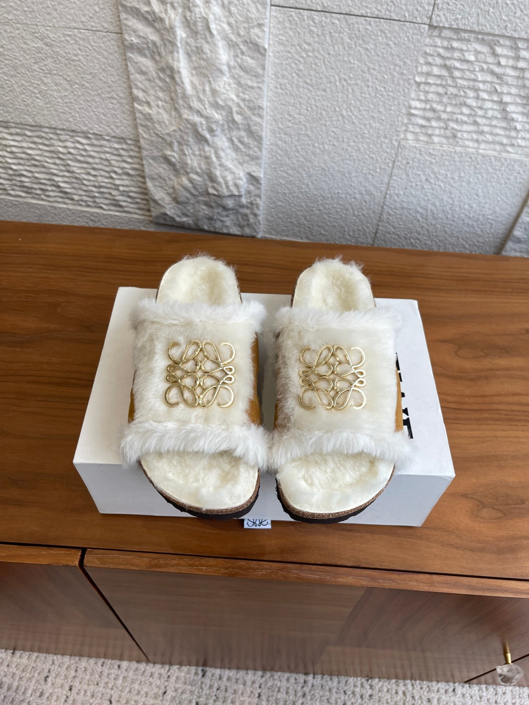 China Replica Loewe Women Shoes 94usd Only