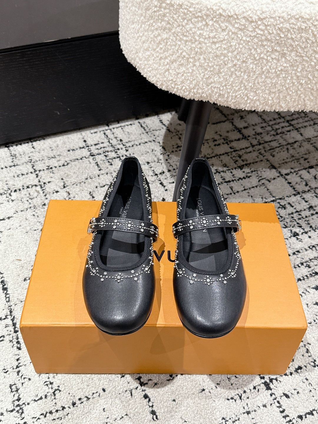China Replica LV Women Shoes 122usd Only