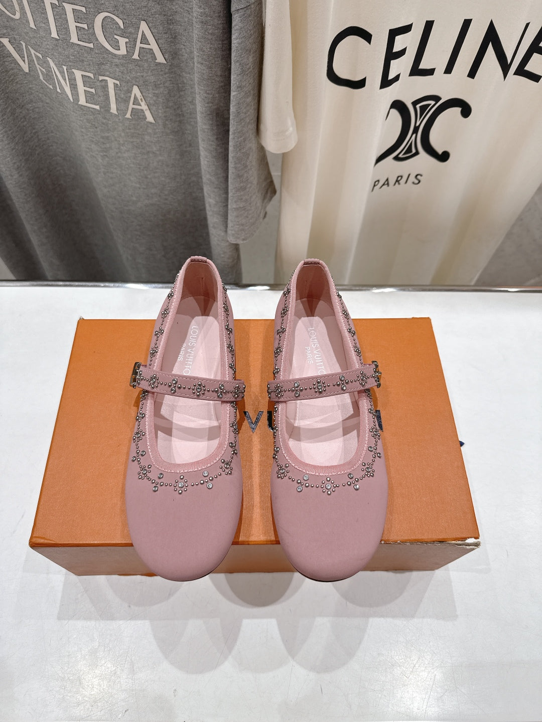 China Replica LV Women Shoes 119usd Only
