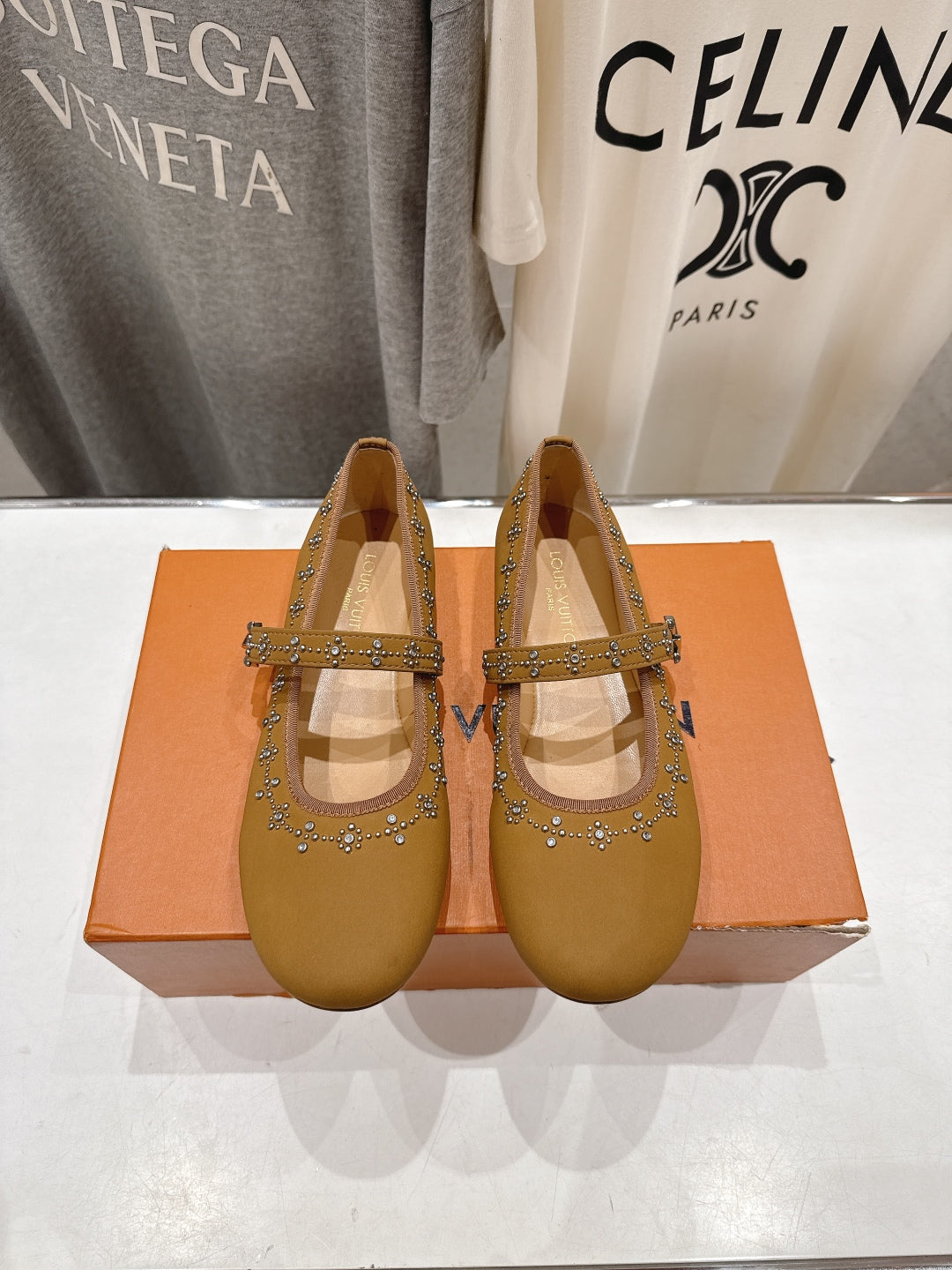 China Replica LV Women Shoes 119usd Only