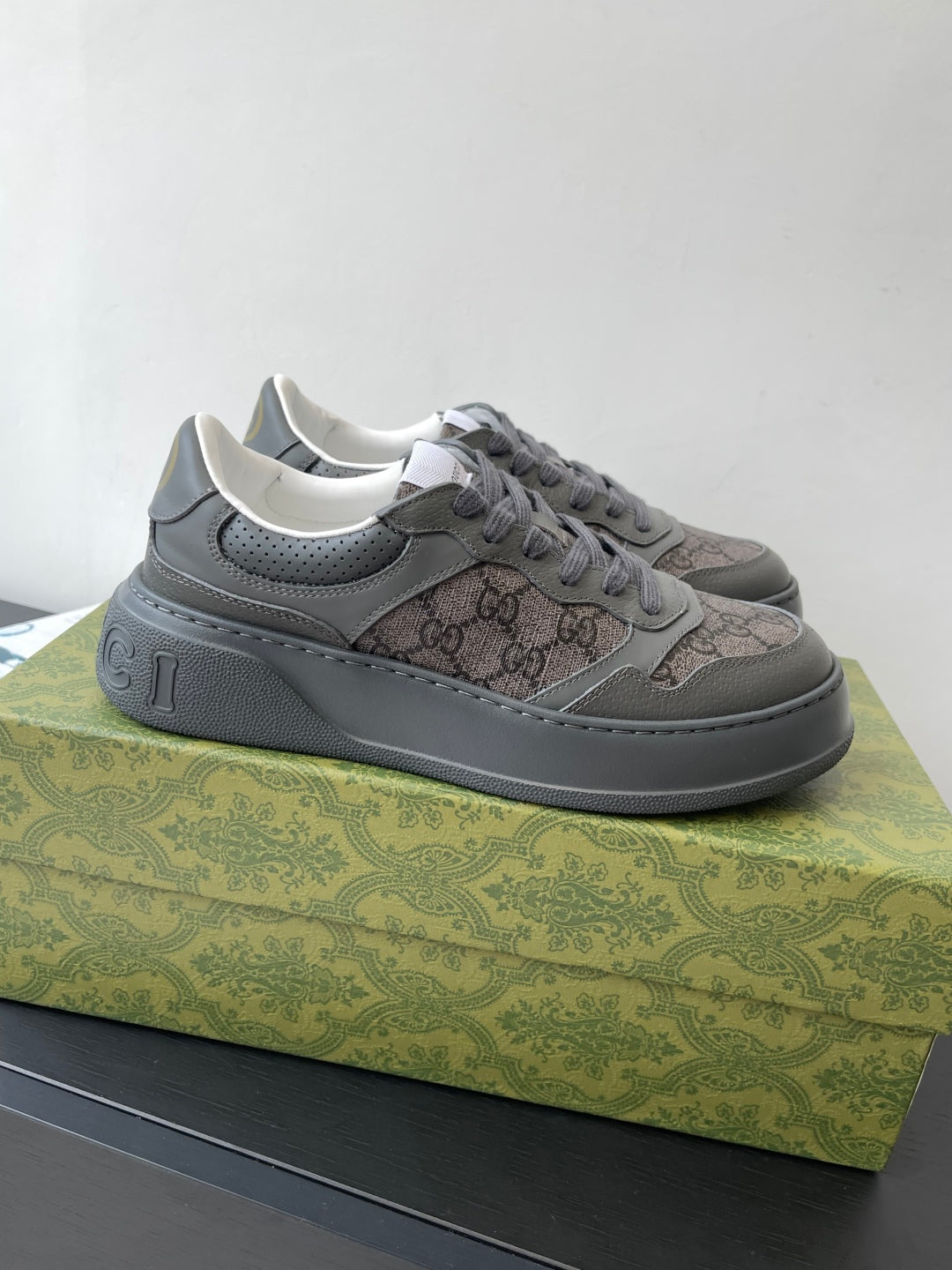 China Replica Gucci Women Shoes 108usd Only