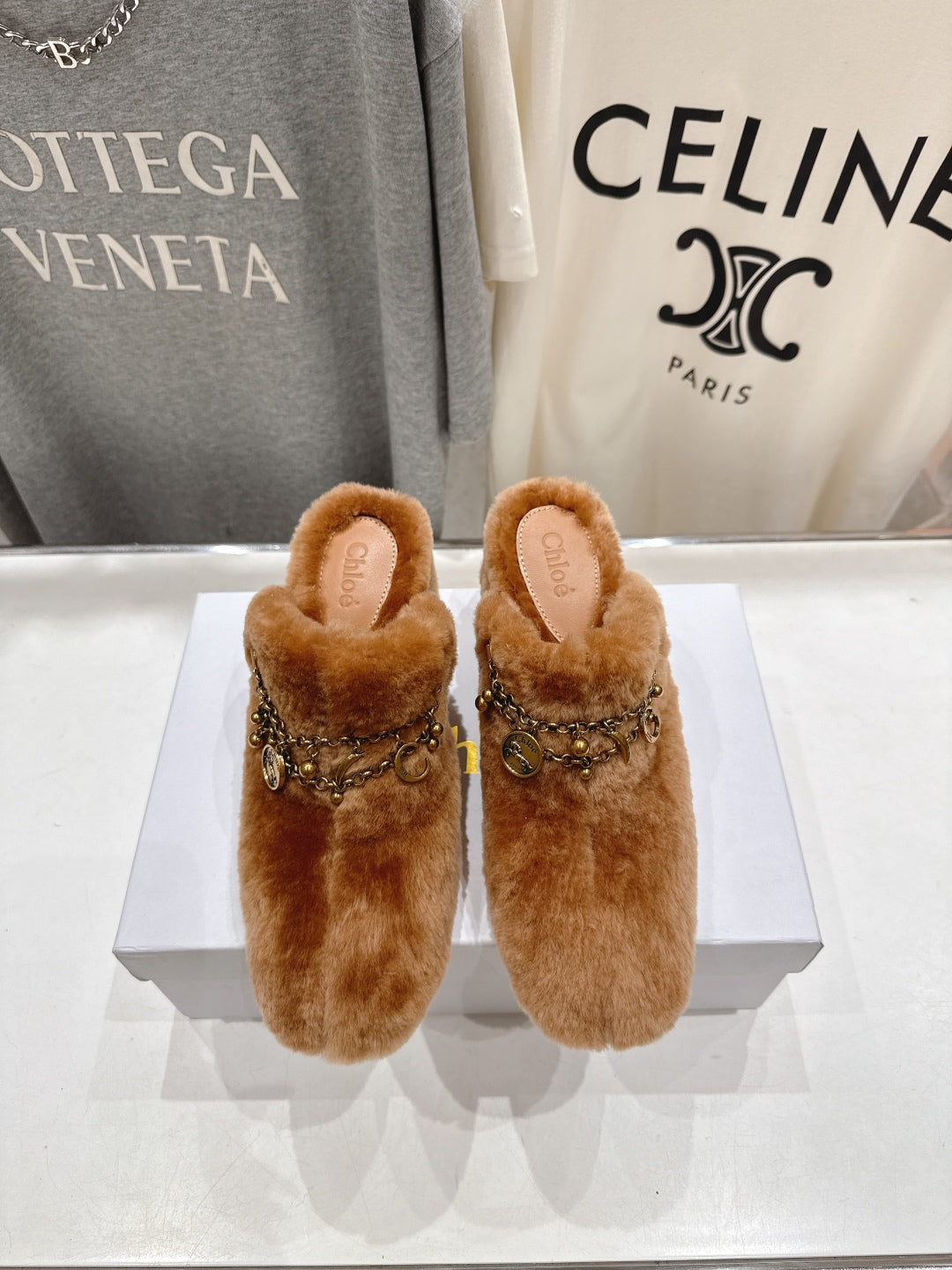 China Replica Loewe Women Shoes 105usd Only