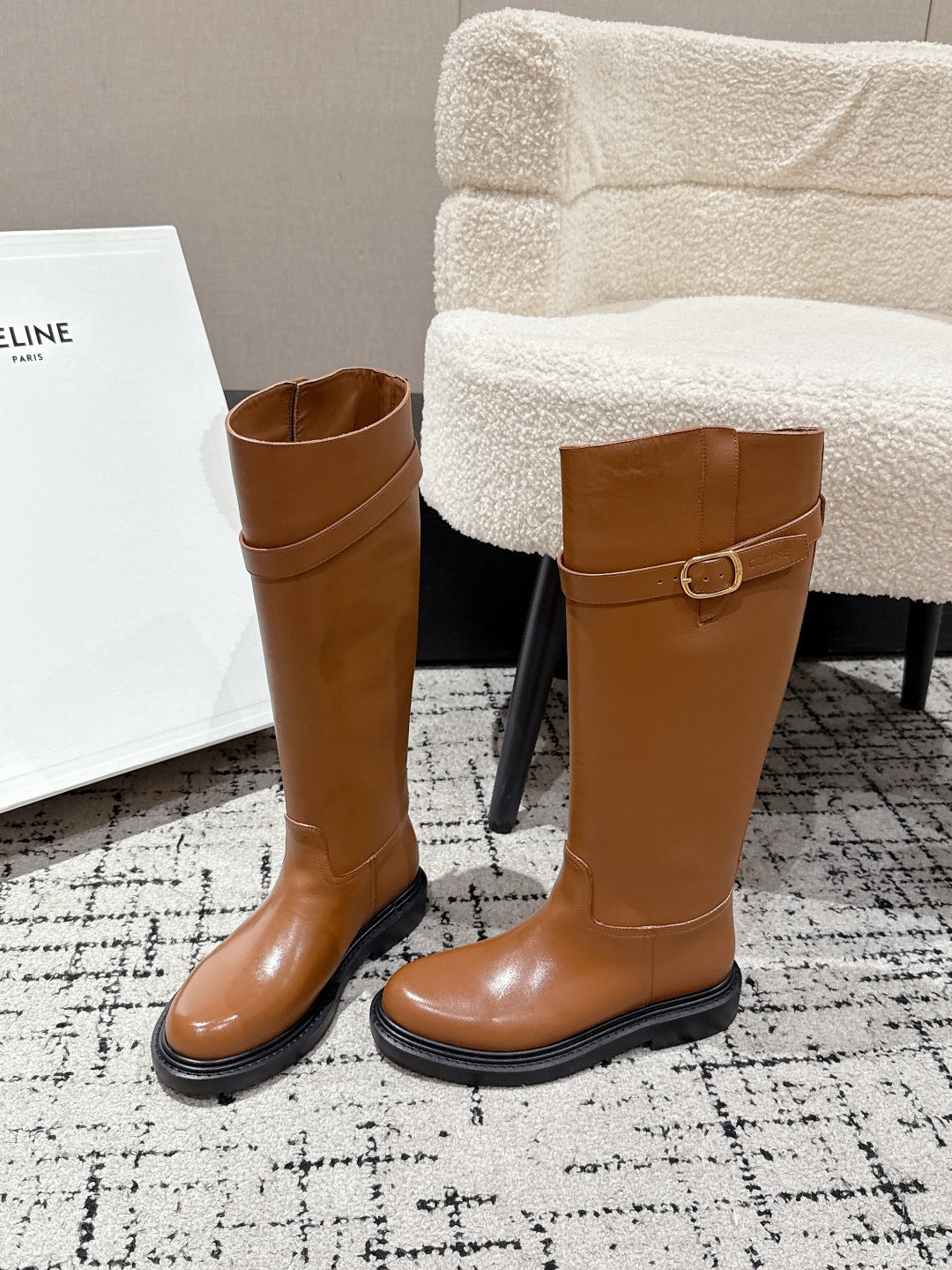 China Replica LV Women Shoes 189usd Only