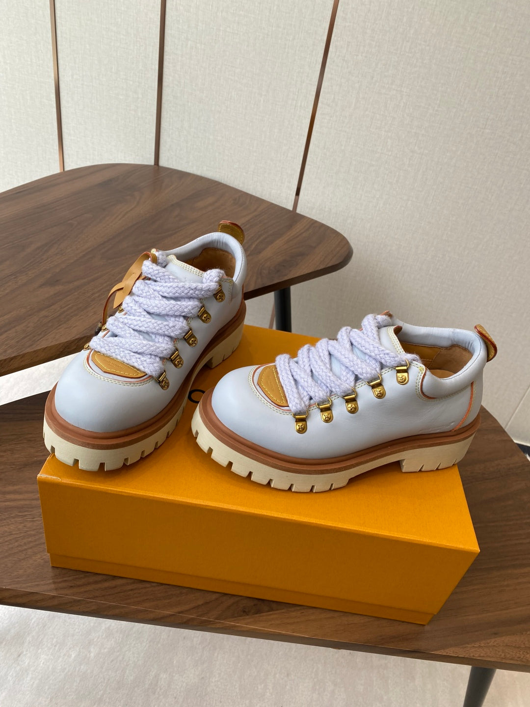 China Replica LV Women Shoes 144usd Only