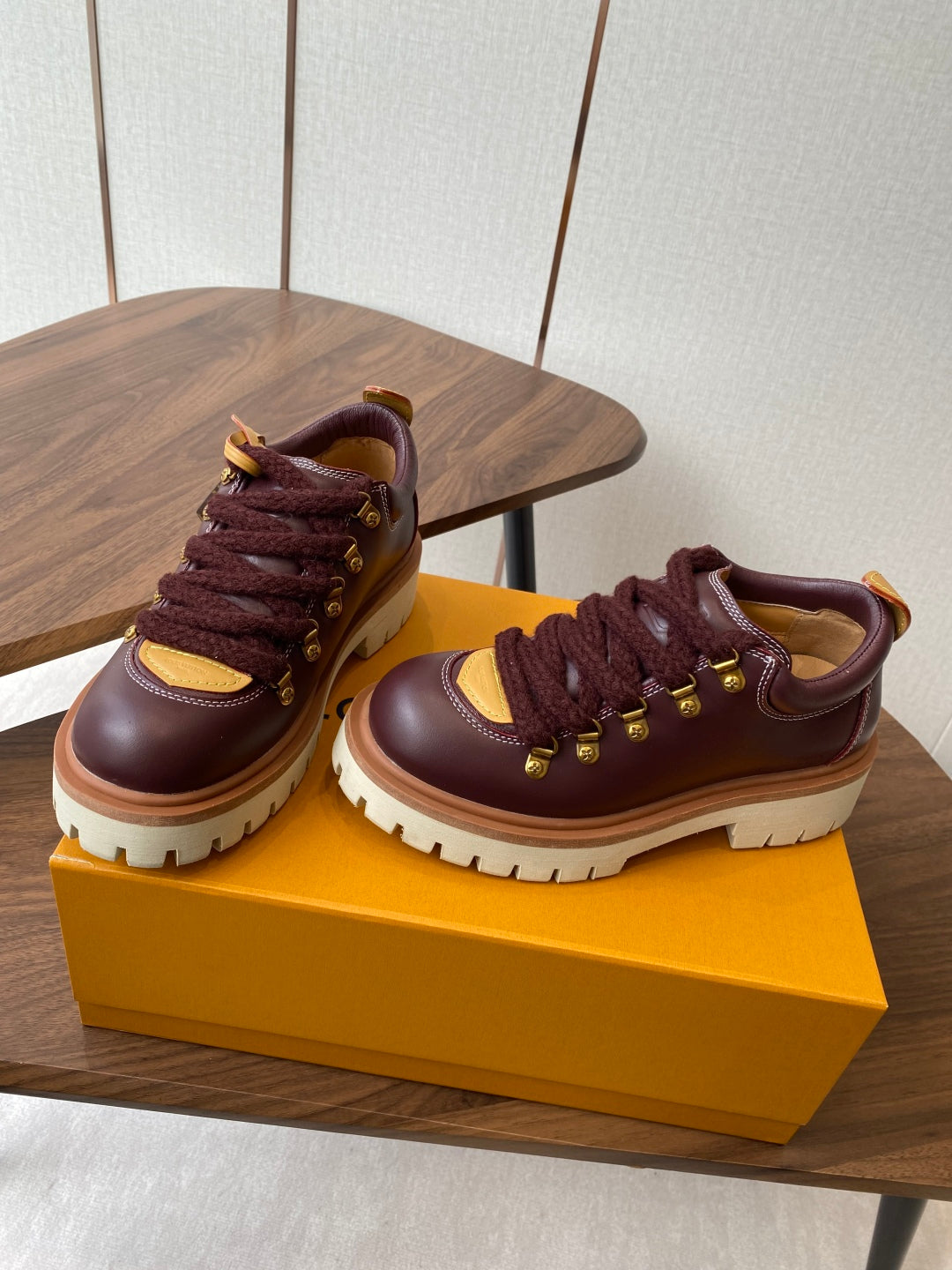 China Replica LV Women Shoes 144usd Only