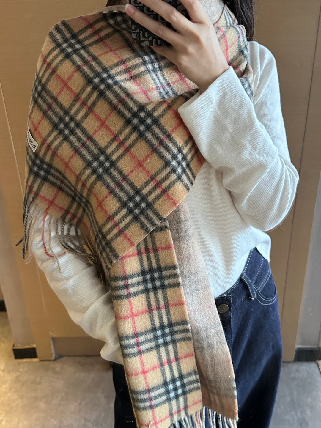 China Replica Burberry Scarf 46usd Only