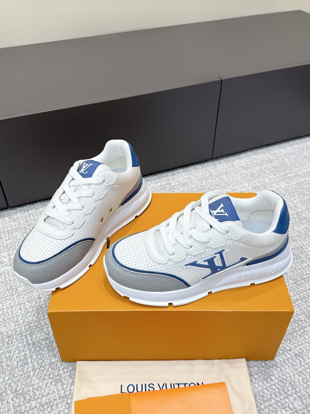 China Replica LV Women Shoes 126usd Only