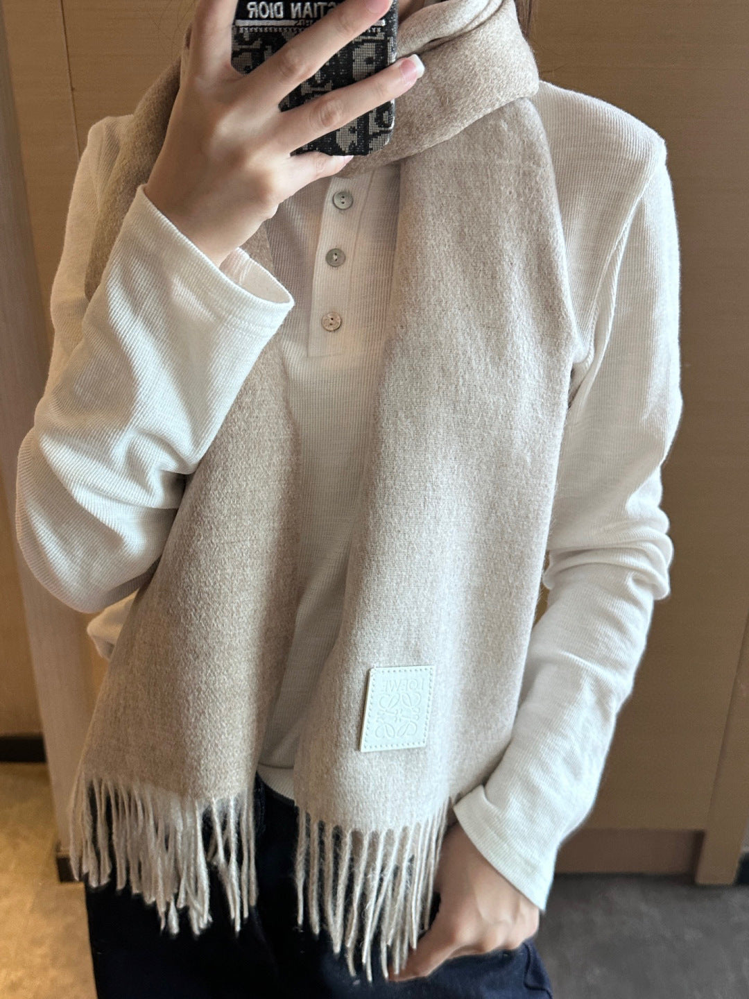 China Replica Loewe Scarf 50usd Only