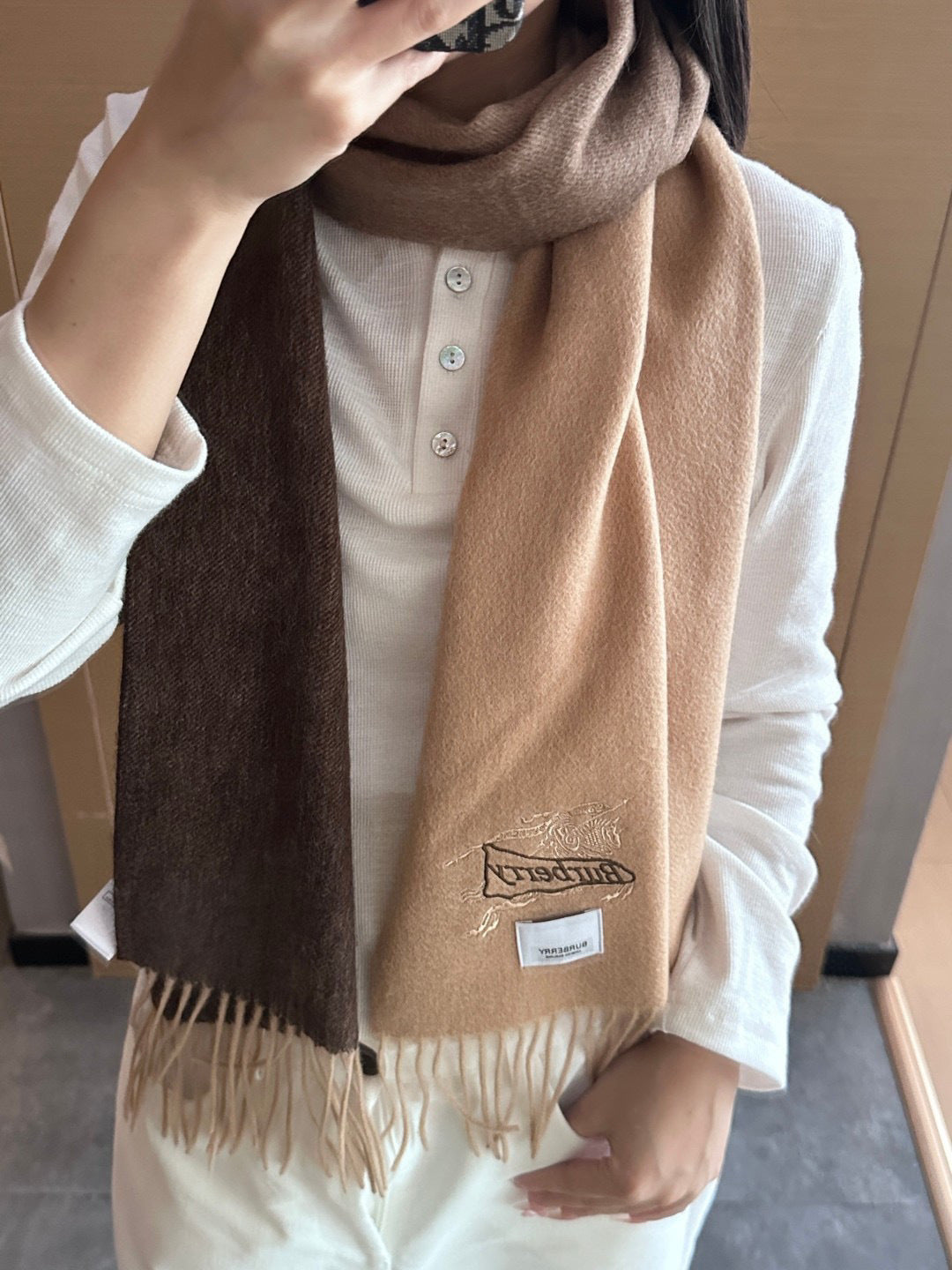 China Replica Burberry Scarf 54usd Only