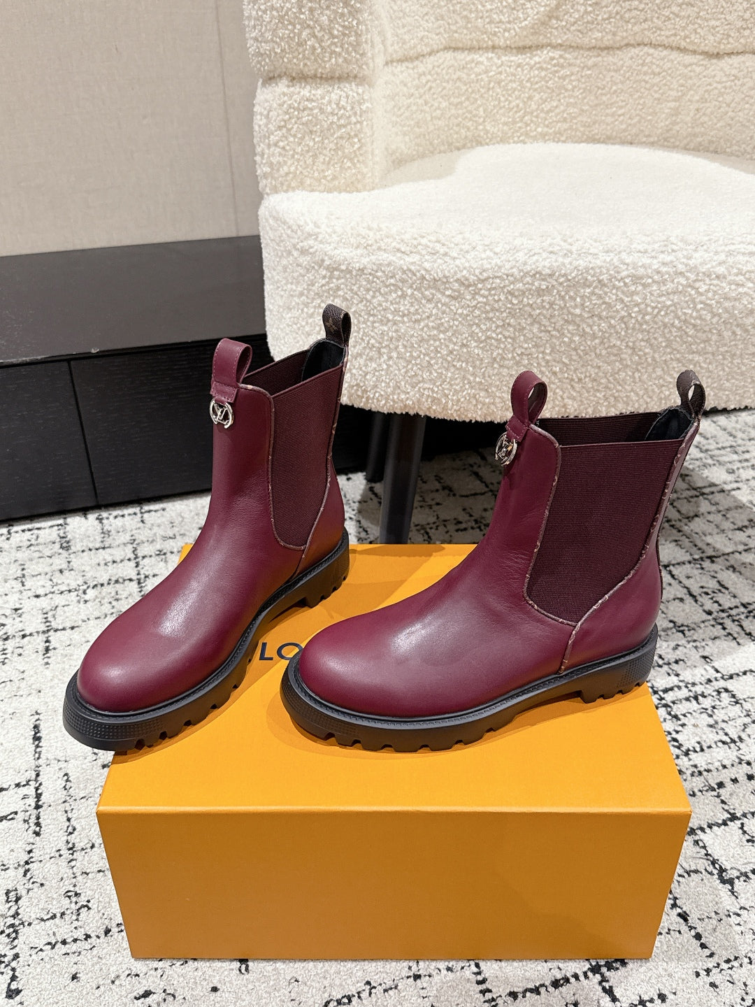 China Replica LV Women Shoes 136usd Only